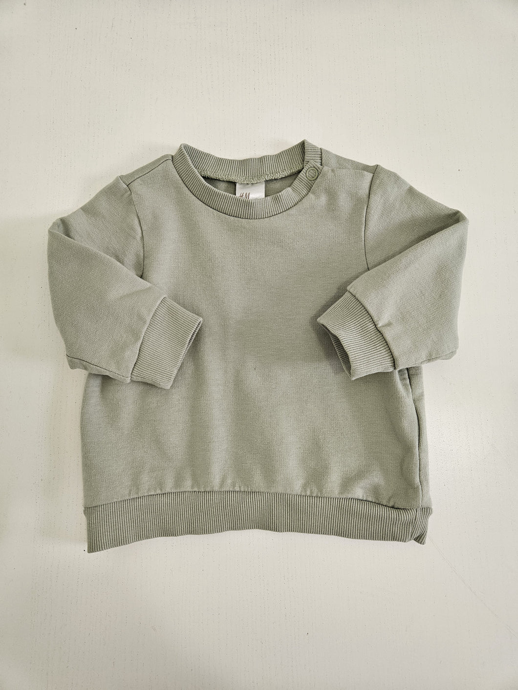 H&M • Leaf Green Pullover Sweater