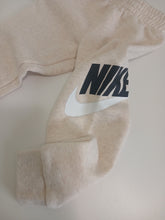 Cargar imagen en el visor de la galería, &lt;b&gt;Nike&lt;/b&gt; Jogger Pants
