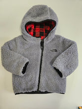 Cargar imagen en el visor de la galería, The North Face • Reversible Jacket
