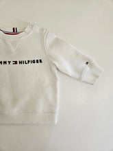 Cargar imagen en el visor de la galería, Tommy Hilfiger • Pullover Sweater
