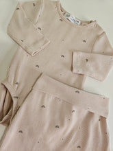 Cargar imagen en el visor de la galería, Zara • Ribbed Rainbow Print Set
