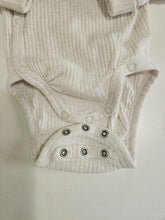 Load image into Gallery viewer, H&amp;M • Cream Ribbed Bodysuit
