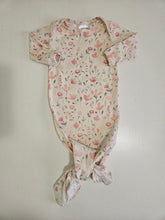 Load image into Gallery viewer, Aden + Anais • Floral Sleepgown
