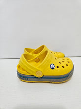 Load image into Gallery viewer, Crocs • Yellow/Grey/Blue 4C-5C
