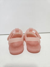 Cargar imagen en el visor de la galería, Zara • Jelly Sandals 4C
