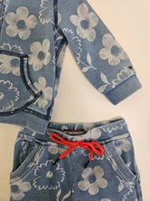 Cargar imagen en el visor de la galería, Tommy Hilfiger • Floral Denim Style Set
