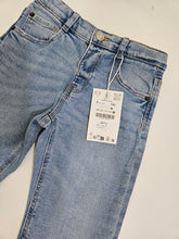 Cargar imagen en el visor de la galería, Zara • Straight Comfort Jeans NWT [6 years]

