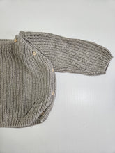 Charger l'image dans la galerie, H&amp;M • Wheat Knit Sweater
