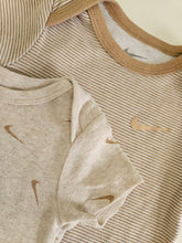 Cargar imagen en el visor de la galería, Nike • Bodysuits 2pk
