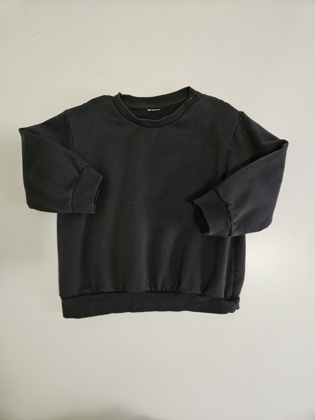 H&M • Charcoal Pullover Sweater