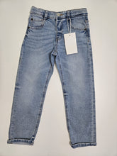 Cargar imagen en el visor de la galería, Zara • Straight Comfort Jeans NWT [6 years]

