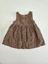 Cargar imagen en el visor de la galería, Baby Gap • Leopard Chord Dress
