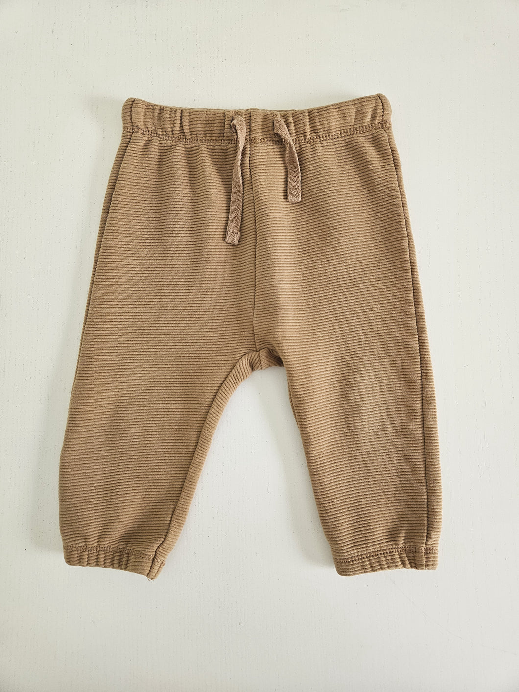 H&M • Caramel Ribbed Pants