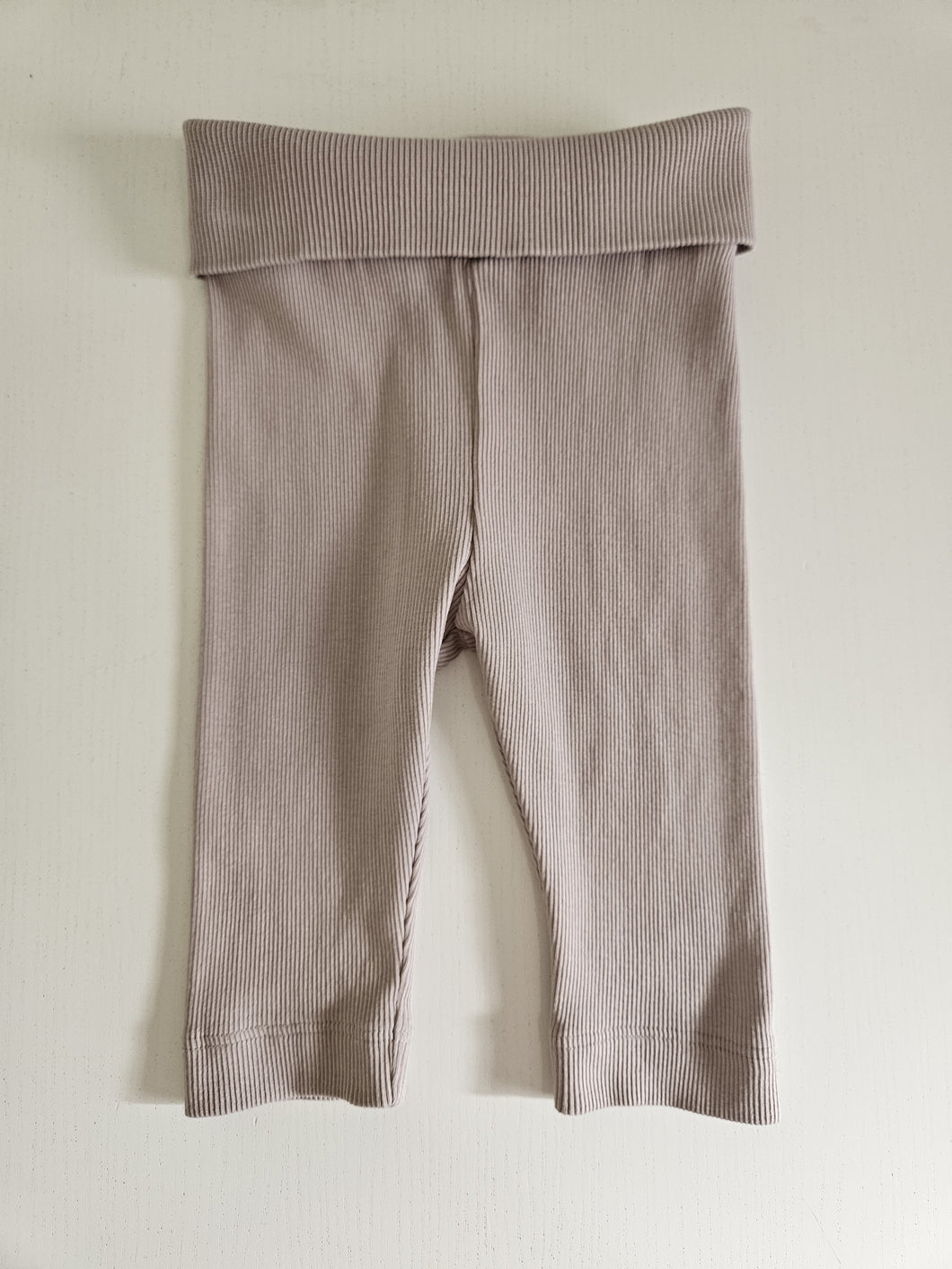 H&M • Taupe Ribbed Leggings