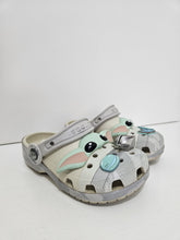 Load image into Gallery viewer, Crocs • Star Wars Baby Yoda 11C
