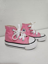 Charger l'image dans la galerie, Converse • Pink High Top 3C
