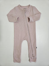 Charger l'image dans la galerie, Kyte Baby • Ribbed Blush Bamboo Romper
